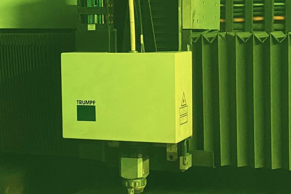 Laser em funcionamento (foto através do vidro de proteção) Laser em funcionamento (foto através do vidro de proteção)